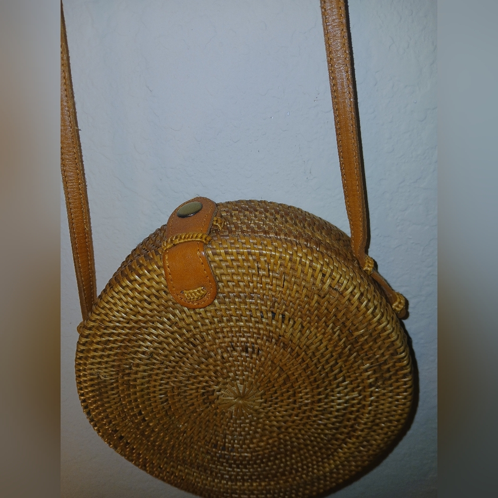 Round Woven "Bali" Tan Crossbody Bag. Featuring Leather Straps.